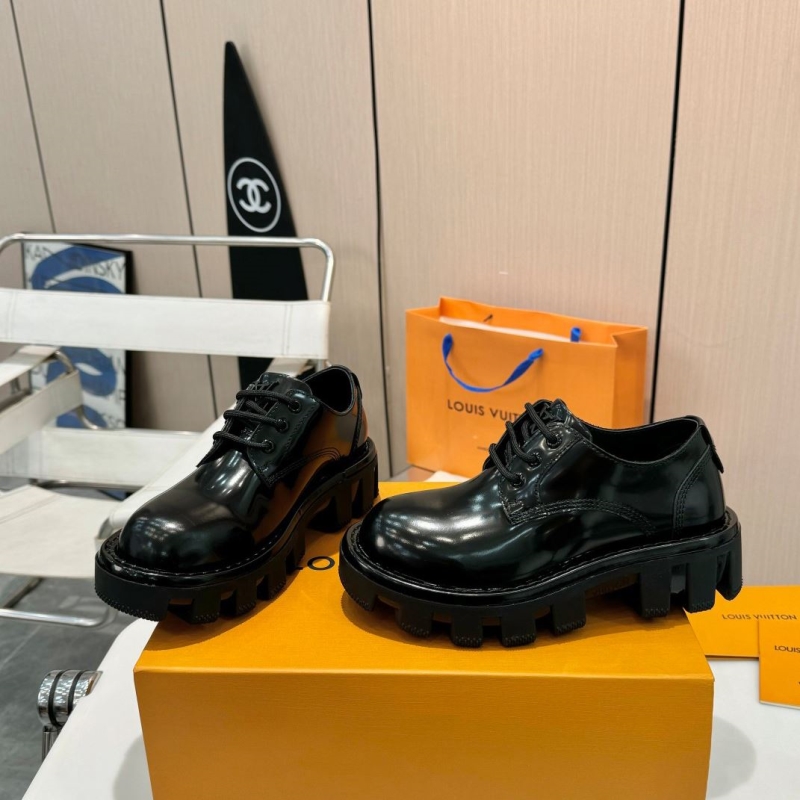 l0vis Vvtt0n loafers